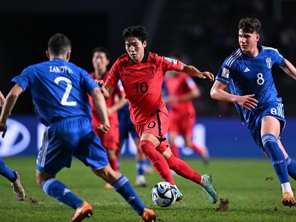 2003年生まれの“韓国の新星”ペ・ジュノが英2部ストークに加入！U-20W杯では10番エースで活躍
