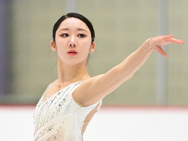 【写真】韓国女子フィギュアのキム・イェリム、“へそチラ”ミニスカコーデに反響「キュートすぎ！」