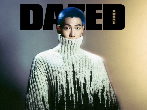 BTS・RMが“青髪の坊主”に！グループ活動の時と180度異なるルックスに反響【PHOTO】