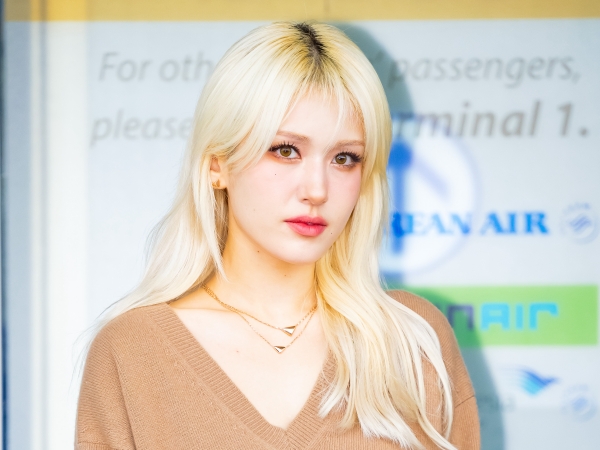 “172cm46kg”I.O.I出身の歌手チョン・ソミ、オレンジ髪にイメチェンで幸せオーラあふれる笑顔【PHOTO】