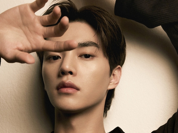 【写真】俳優ソン・ガン、“ドキッとさせる仕草”に注目！色気漂う眼差し