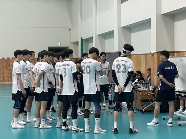 墜落が止まらない韓国男子バレー、61年ぶりアジア大会メダル獲得失敗で明らかになった“凄惨な実力”