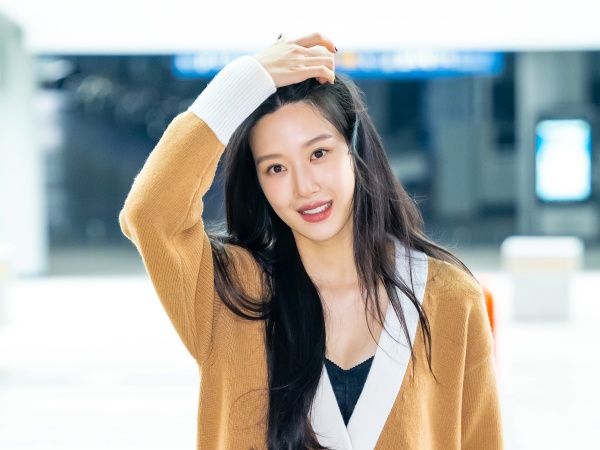 「こんな姿…新鮮！」『女神降臨』女優ムン・ガヨン、ミラノも驚く“大胆ドレス姿”【PHOTO】