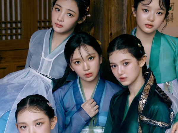 秋夕で連休中の韓国…NewJeansは伝統的な韓服姿に変身！ノスタルジックな“美少女ビジュ”【PHOTO】