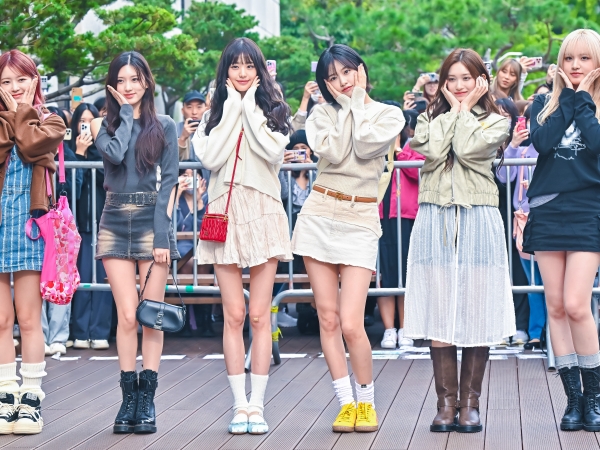 カムバ控えたIVE、ラブリーな私服コーデを披露！“出勤SHOT”にファンメロメロ【独自写真】