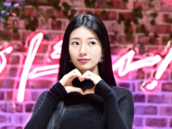 「女神がコンビニに…」美人女優ペ・スジ、ラブリーな部屋着姿で圧巻の脚線美を披露【PHOTO】