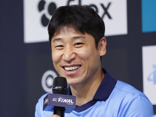 38歳で現役退く元磐田、G大阪イ・グノ、引退後は「まず育児に専念」と笑顔で語ったワケ