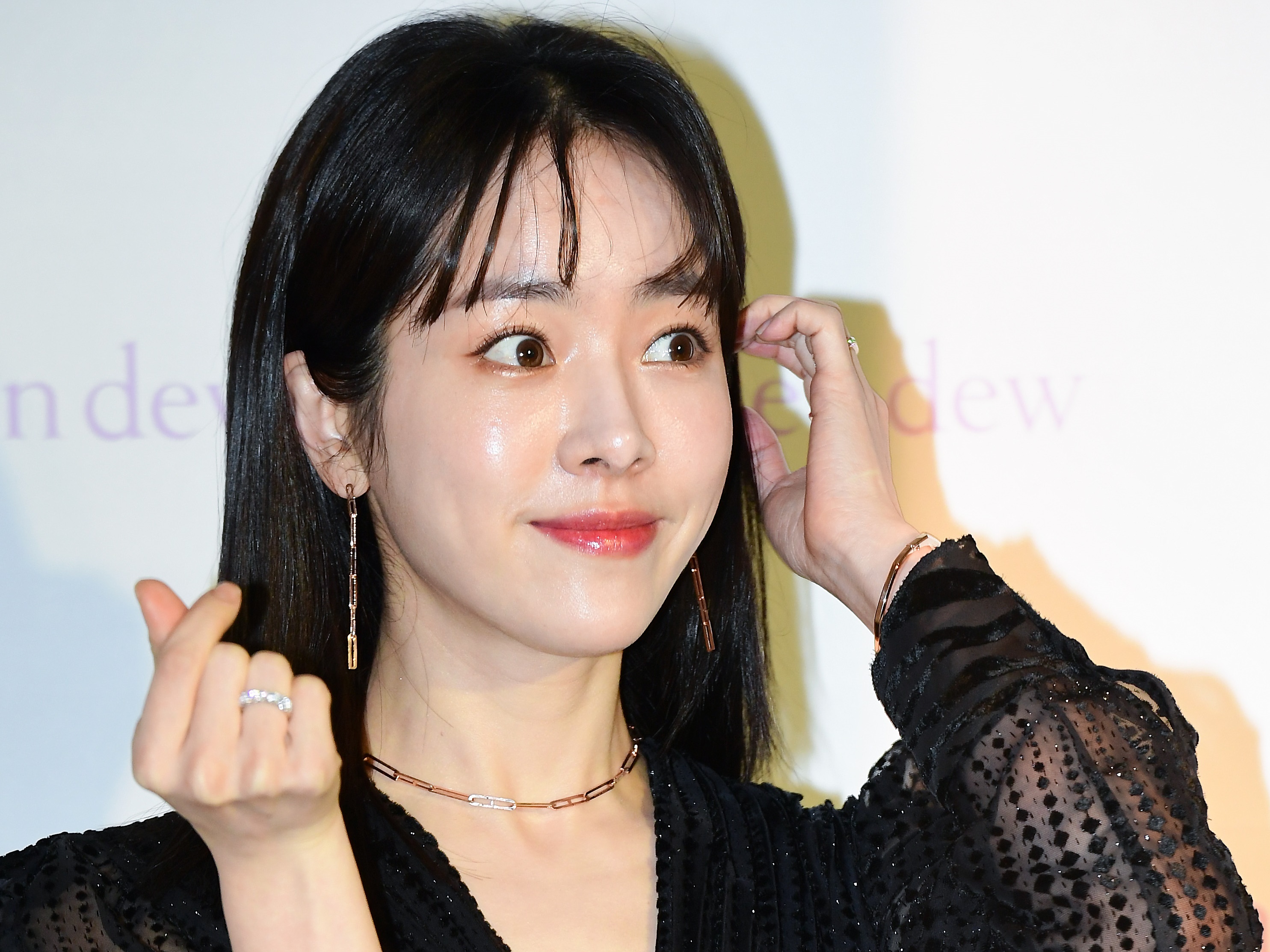 まさか1年中すっぴん…？ 『イ・サン』女優ハン・ジミン、今年の振り返り投稿にファン驚愕【PHOTO】