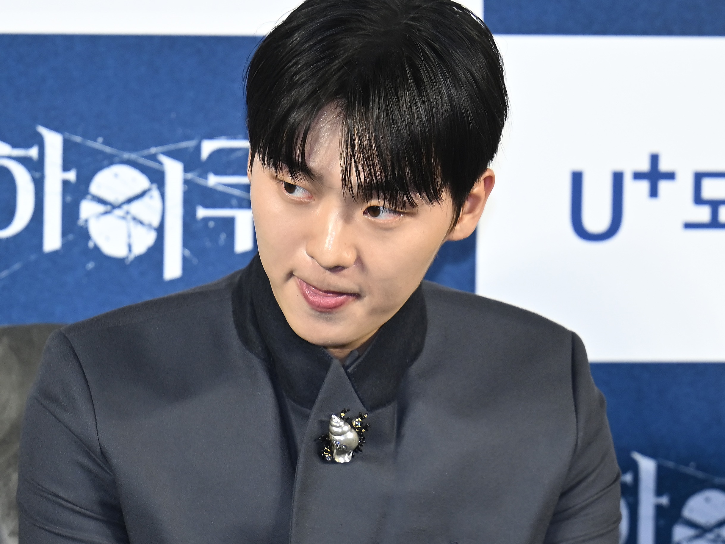 路上喫煙・タバコポイ捨ての次は“全裸誤爆”…話題に事欠かない韓国次世代スター俳優（22）