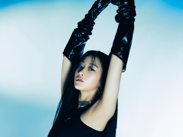 ダイナミックなポーズで魅了！aespa・ジゼル、パワーアップした“美貌＆スタイル”に注目【PHOTO】