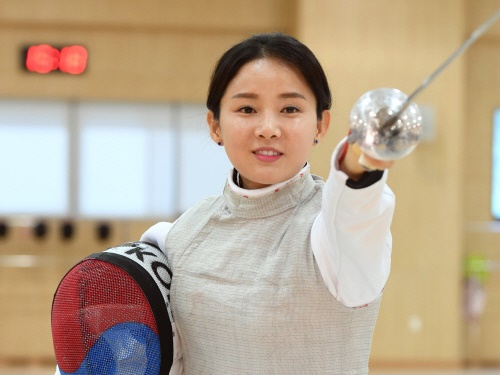 「美人剣士」と呼ばれた韓国の元五輪メダリストに警察が出国禁止措置…詐欺の共犯容疑で立件中