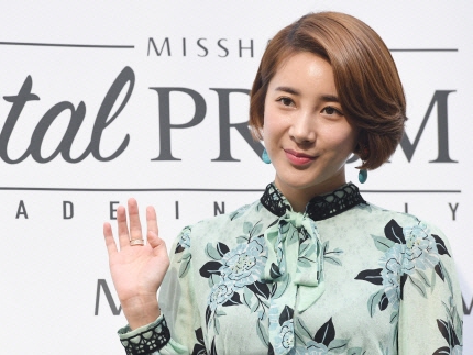 高速結婚から1年余りで離婚することになった元K-POPアイドル、意味深な投稿で注目…BGMは「敗者」