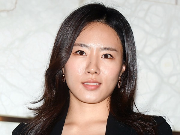 小平奈緒の親友イ・サンファが“ブラトップ姿”に…鍛え抜かれた腹筋でファンを魅了【PHOTO】