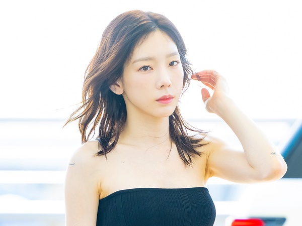 「チラ見せだから最高！」少女時代・テヨン、深スリットからのぞく美脚に反響【PHOTO】