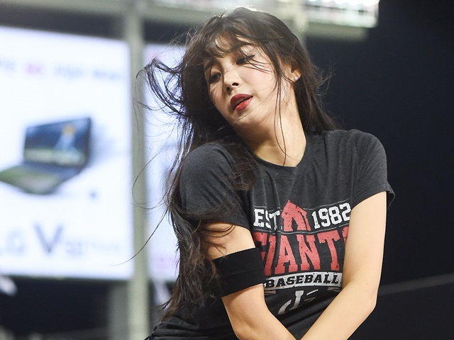 「天使みたい」韓国の人気チア、元気溌剌な新プロフ写真に反響！「美しいですね」「プリンセス」【PHOTO】