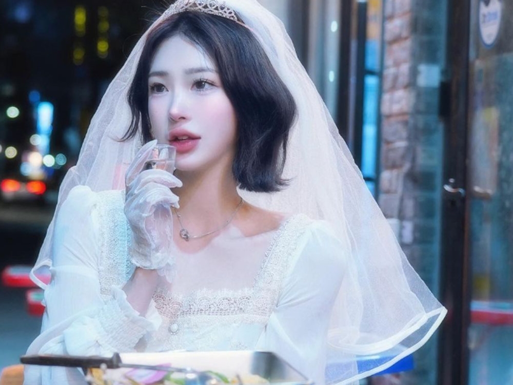 【写真】「結婚がダメになってヤケ酒？」トップ女優と元巨人投手の両親を失った娘チェ・ジュンヒ、美貌が話題