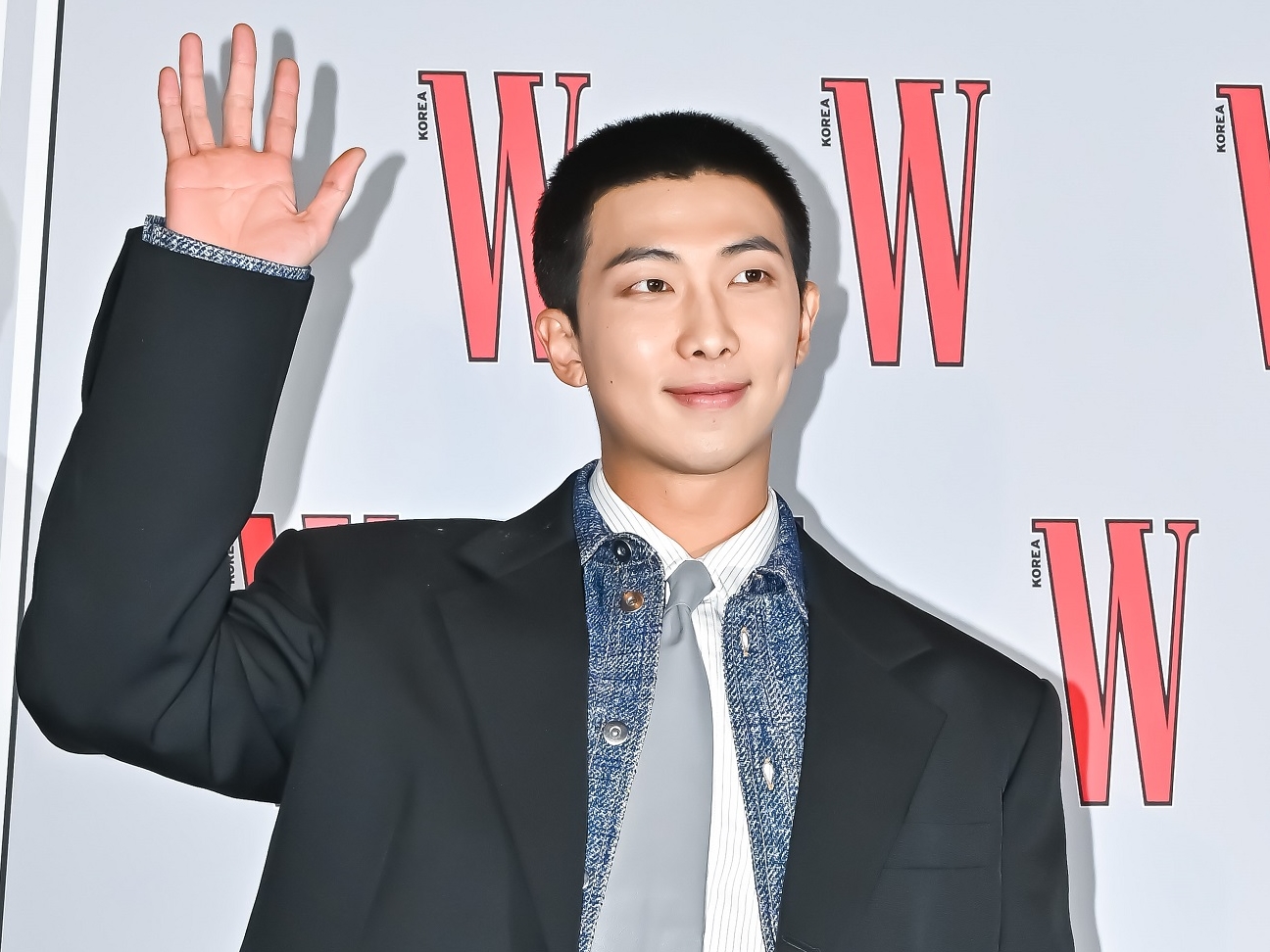 入隊まで「あと7日…」BTS・RM、音楽作業に集中？兵役の寂しさを癒すファンソング発表か