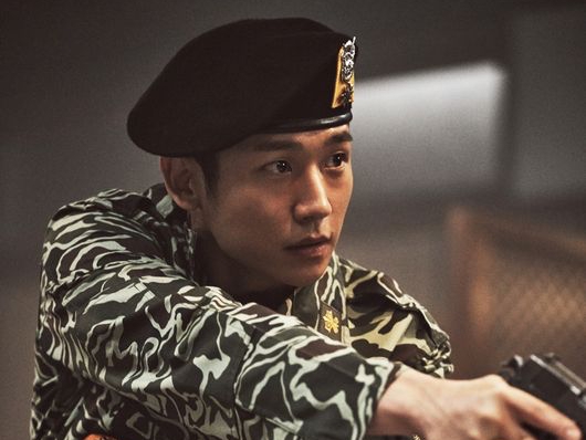 “軍人役が似合いすぎ” チョン・ヘイン、映画『ソウルの春』の特別出演が話題！