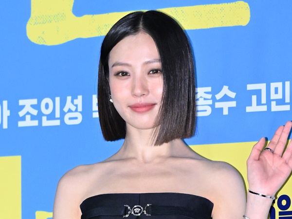 【写真】「服着て！」女優コ・ミンシの大胆なインナーウェア姿「めちゃくちゃ美しい」と絶賛も