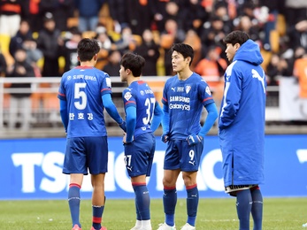 韓国名門・水原三星、初の2部降格 「親会社の無関心」「監督の墓場」「無策な補強」予見された凋落