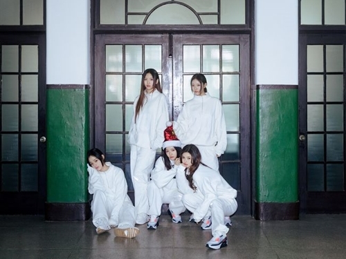 NewJeans、初のリミックスアルバム発売決定！『Ditto』『Hype Boy』など計12曲が収録