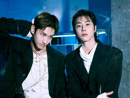 デビュー20周年の東方神起、ソウルの夜を輝かせるプロモーションがすごい！