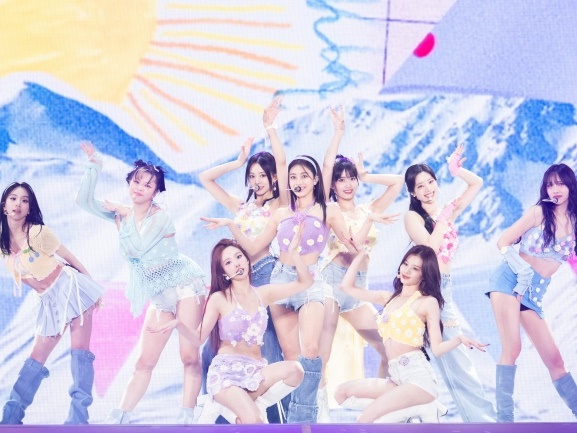 TWICE、来年7月に日産＆ヤンマーでのスペシャル公演をサプライズ発表！5thアルバム発売も決定