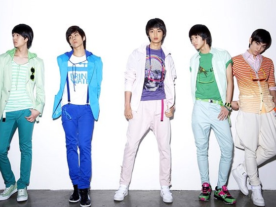 SHINee、グループ名のように輝き続けた15年間…代替不可となった彼らの次の物語とは
