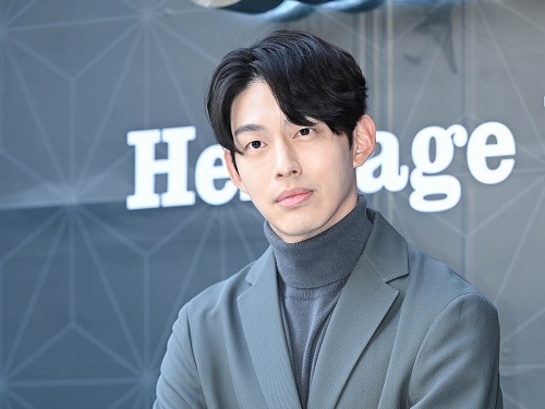 サレ夫が告発!! 人妻との不倫疑惑で裁判沙汰の韓国アイドル出身俳優が沈黙を貫くワケ