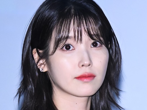 歌手IU、殺害脅迫まで受けていた…所属事務所が怒りの声明「すでに度を超えた」