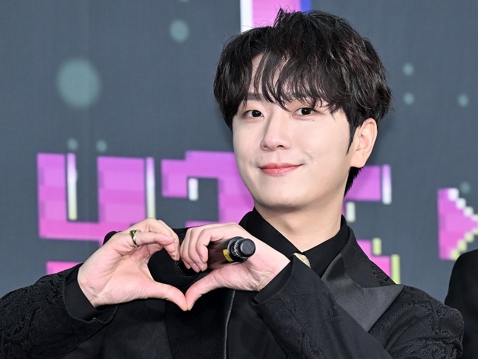 【写真】「JUNG KOOKに少し似てます」“フィギュア女王”キム・ヨナの夫が兵役中の姿を公開、軍楽隊に所属中