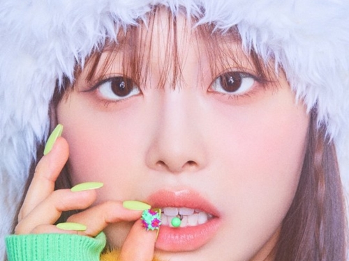 グループから“脱退させられた”とされる元LOONAチュウ、兎に変身!? 初のカバーモデルに【PHOTO】