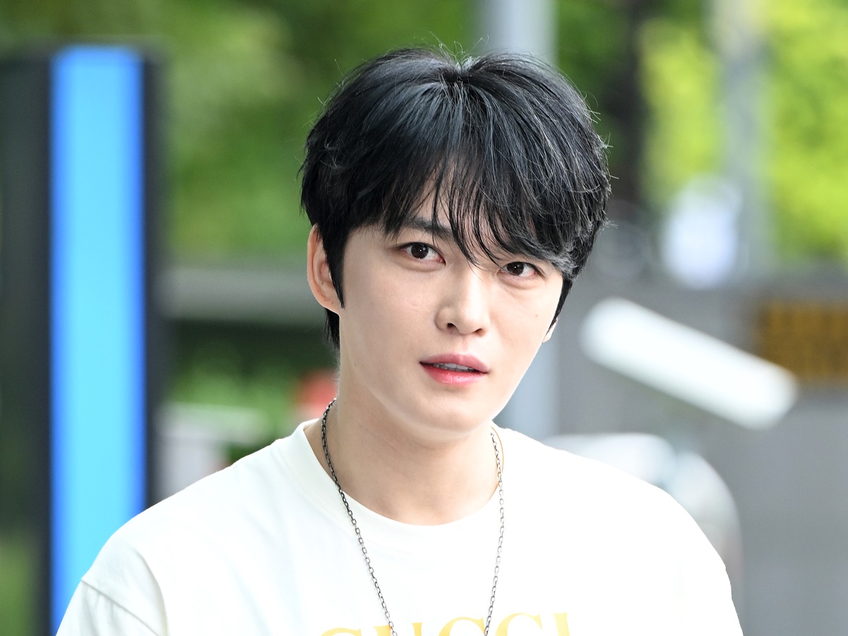 「東京Dがカオス！」ジェジュン、HYDEとの2ショット公開！人気ロックバンド“兄弟”ツーマンに参戦【PHOTO】