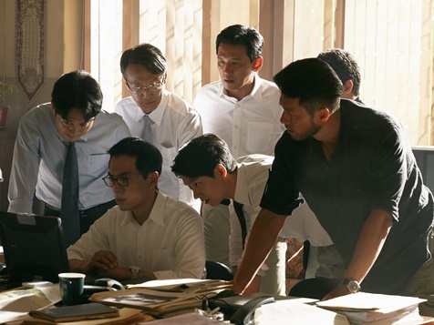 ヒョンビンとファン・ジョンミンが一触即発！『極限境界線　救出までの18日間』の緊迫シーン公開