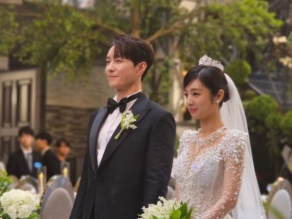 アイドル顔負けの“18歳年下”日本人妻のために…韓国俳優（46）、大切な物と別れる決心