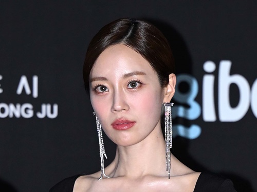 “9年越し”ソロデビューのKARAホ・ヨンジ、スケジュールイメージ公開でカウントダウン突入