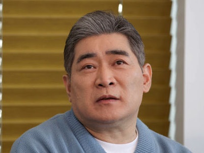 バツ3で子供は5人、活動休止後の事業が“狂牛病”で倒産…韓国男性歌手の悲哀とは