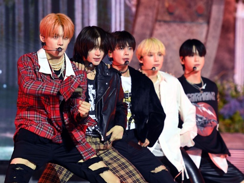「え、え、え？」TOMORROW X TOGETHERが『クレヨンしんちゃん』とコラボ！韓国ファンの反応は