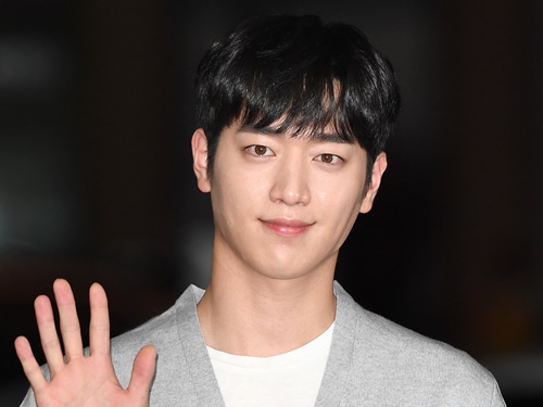 “坂口健太郎似”の塩顔俳優ソ・ガンジュン、本日（5月22日）ついに除隊…運転兵として服務
