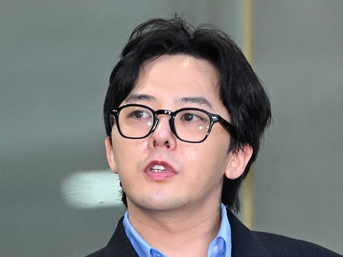 リミットは1週間…G-DRAGONの新所属先が“名誉毀損”掲示物の削除を要請、以降は「無寛容の対応」