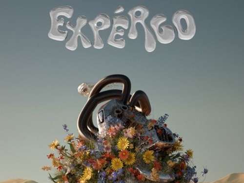 NMIXXが初のミニアルバム『expérgo』で3月にカムバック、砂漠に鎮座する花咲く心臓が意味するものとは