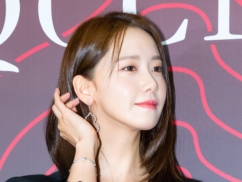 胸元のペンダントもキュート…少女時代・ユナの“輝く美貌”にファンも惚れ惚れ「完璧です」【PHOTO】