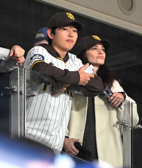 ソン・ジュンギと妻ケイティ