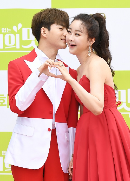 ジンファ（左）とハム・ソウォン