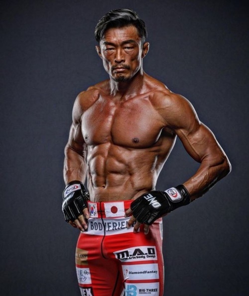 秋山成勲