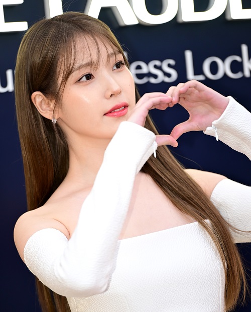 IU