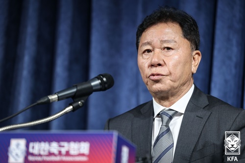 チョン・ヘソン委員長