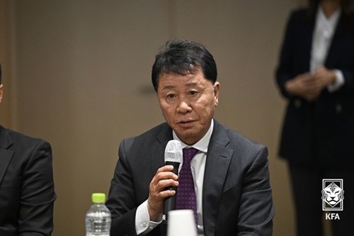 チョン・ヘソン委員長