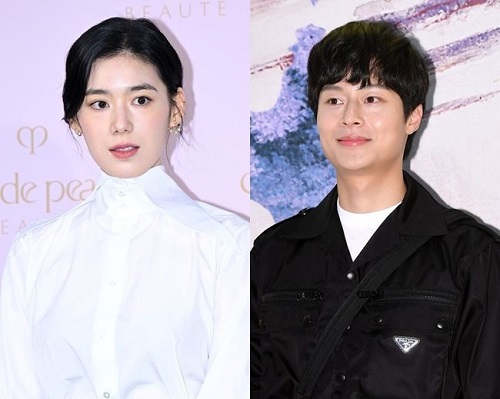 チョン・ウンチェ（左）とキム・チュンジェ