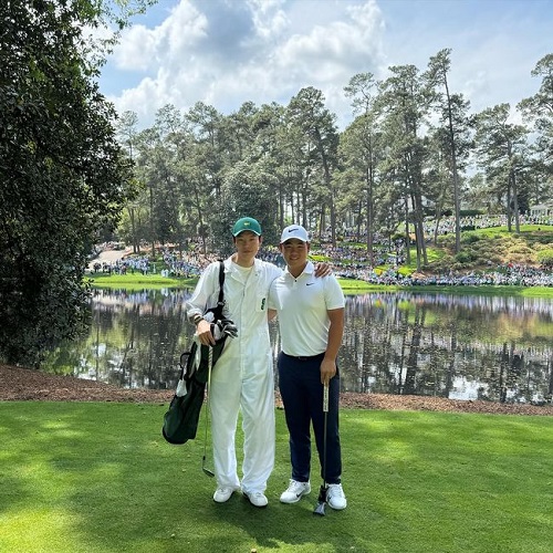 リュ・ジュンヨル（左）とキム・ジュヒョン選手